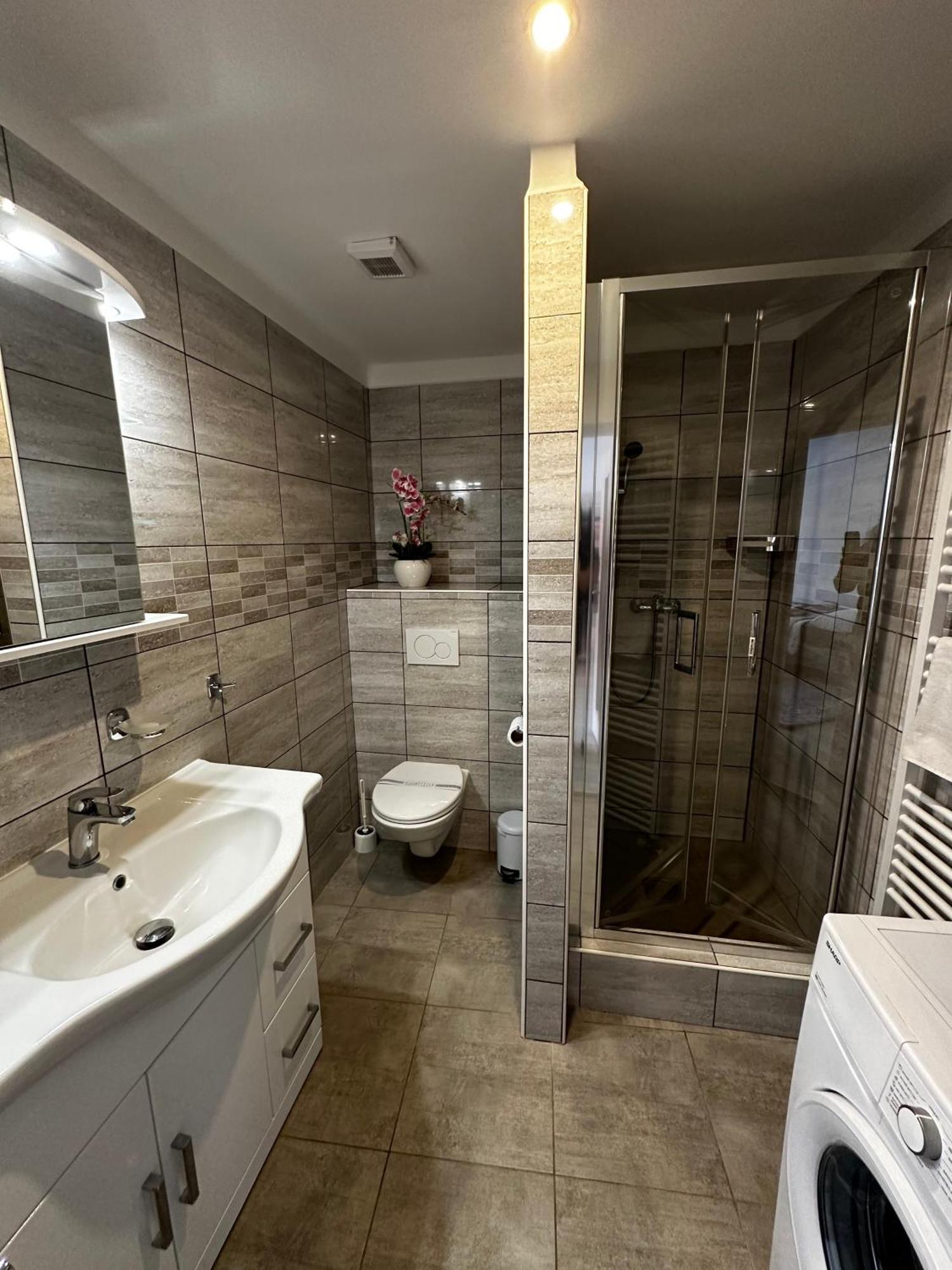 Sg Apartmanovy Dum Горжице Экстерьер фото