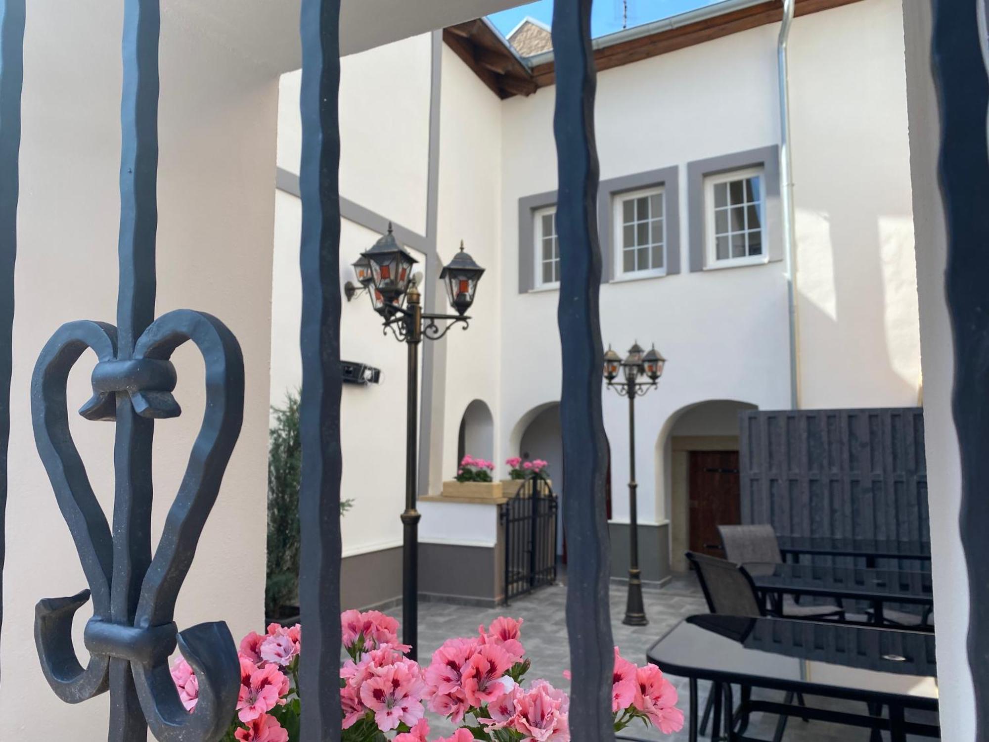 Sg Apartmanovy Dum Горжице Экстерьер фото